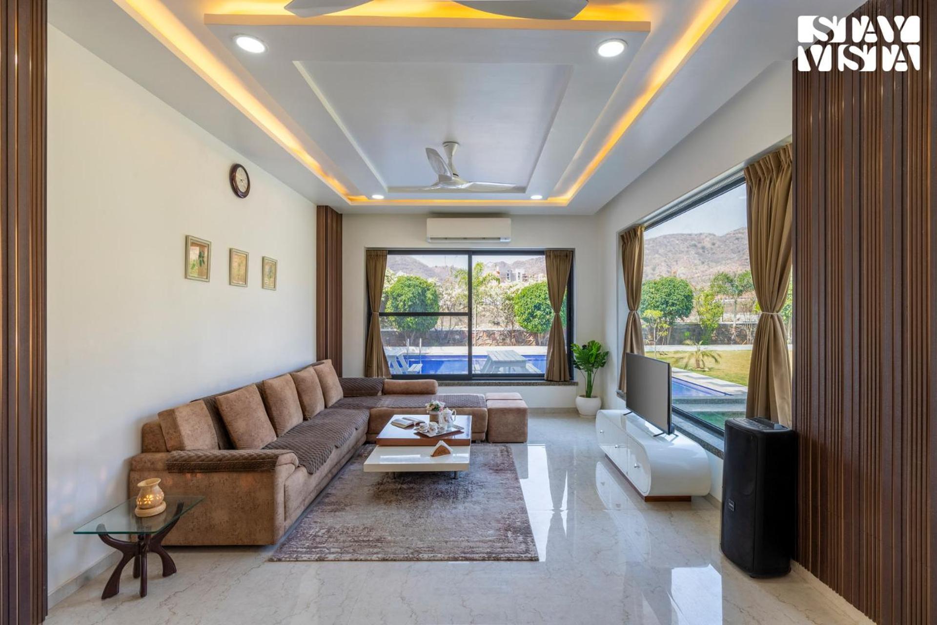 Stayvista'S Bella Dream - Mountain-View With Outdoor Pool, Lawn Featuring A Gazebo & Indoor Games Удайпур Екстериор снимка