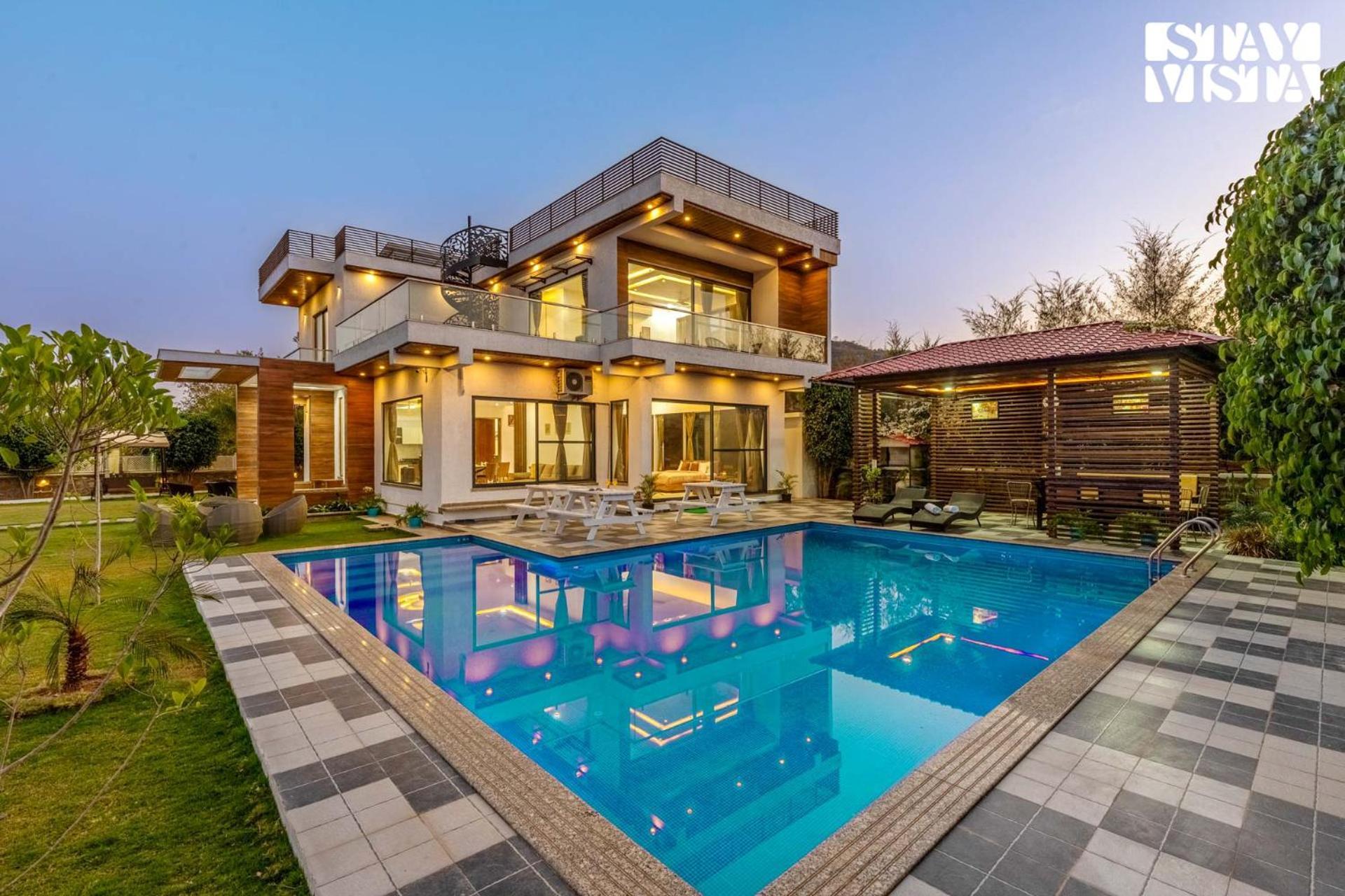 Stayvista'S Bella Dream - Mountain-View With Outdoor Pool, Lawn Featuring A Gazebo & Indoor Games Удайпур Екстериор снимка