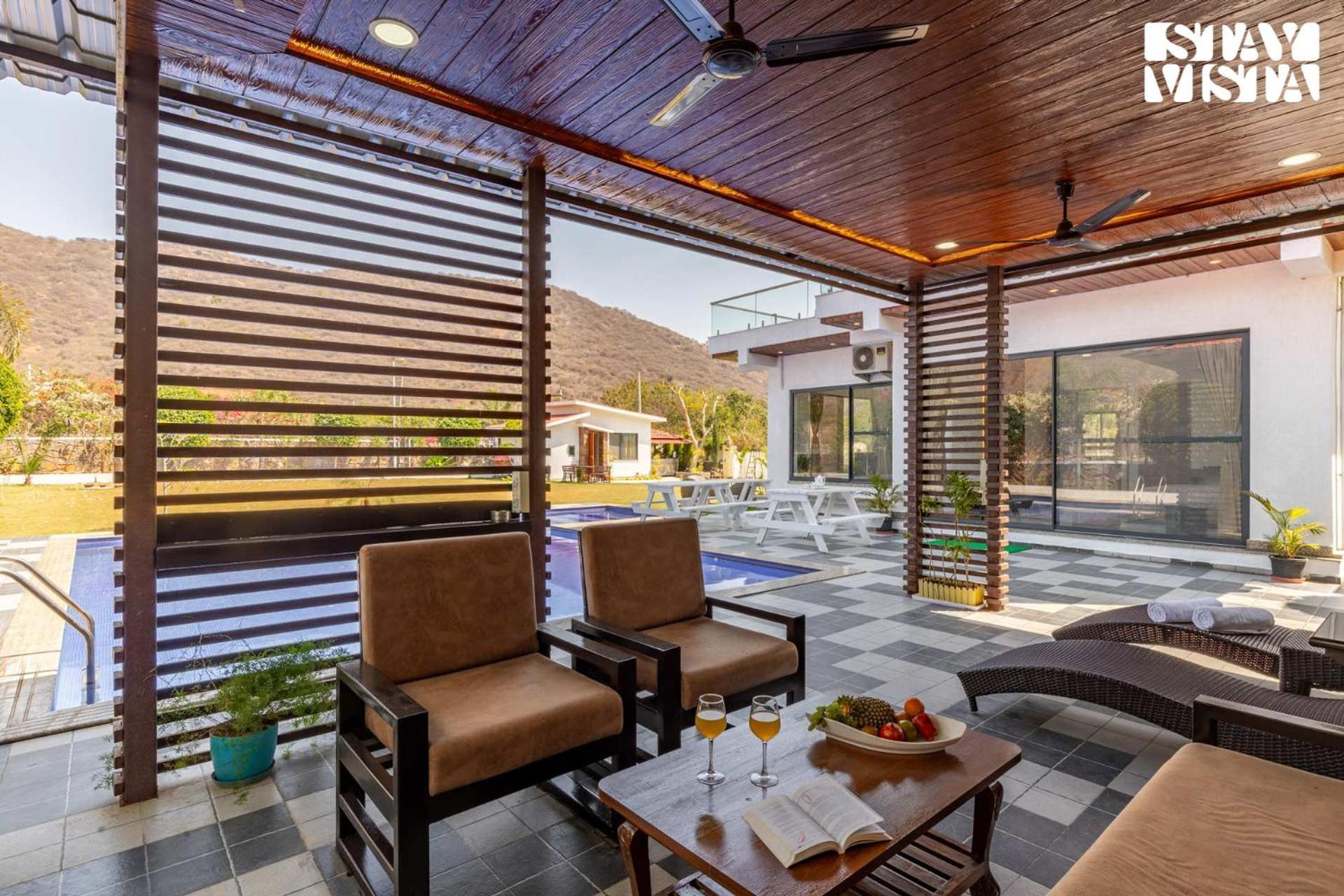 Stayvista'S Bella Dream - Mountain-View With Outdoor Pool, Lawn Featuring A Gazebo & Indoor Games Удайпур Екстериор снимка